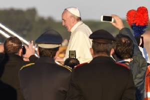 Fiat used by Pope during US visit sold at auction for $82,000