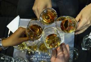 26 Indonesians die after drinking bootleg alcohol