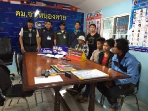 รวบ 3 ต่างด้าวลาวพร้อมคนนำพาขณะนั่งกระบะหางานที่อุดรฯ