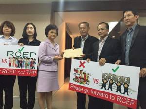 สมาคมปศุสัตว์ 11 สมาคม บุก “พาณิชย์” ค้านไทยร่วม TPP หวั่นสหรัฐฯ ทุบตลาดทำอุตสาหกรรมหมูเจ๊งยับ