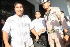 ตร.แจง พงส.คดี “จ่านิว” ตายบนโรงพักไม่เกี่ยวคดี รอผลศิริราชชันสูตรบ่ายนี้