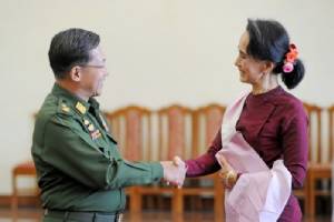 “ซูจี” พบหารือเปลี่ยนแปลงอำนาจกับ ผบ.กองทัพพม่า รอบ 3