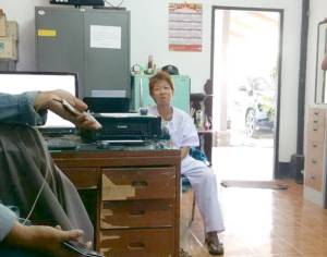 ตร.สังขละบุรีรวบผู้ต้องหาหมายจับศาลขอนแก่นหนีกบดานในพื้นที่