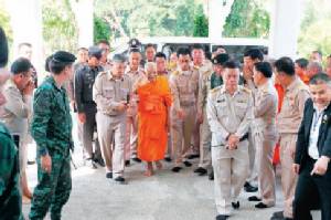 กราบ “สมเด็จช่วง” รถผิดกม. ปลงอาบัติได้หรือไม่? “เจ้าคุณประสาร” ขู่ปลุก “ม็อบพระ” อีกแล้วครับท่าน