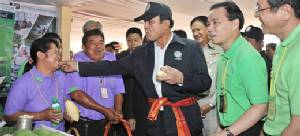 “ประยุทธ์” ขยับลุยเหนือ-อีสาน เช็กเรตติ้งรับศึกใหญ่ปลายปี!