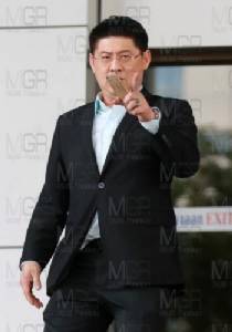 สมาคมนักข่าววิทยุโทรทัศน์จี้ “สรยุทธ” แสดงสปิริตพักหน้าจอ หลังศาลสั่งจำคุกยักยอกเงินโฆษณา