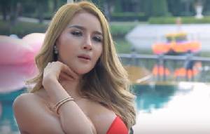คลิปก็มาสาว FHM แฉนักบอลทีมชาติชอบหลอกยืมเงินอ้าง “ตัดสตั๊ด-ญาติป่วย”