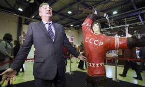 Soviet ice hockey star immortalised in chocolate statue