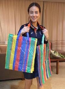 มาดามแป้ง-นวลพรรณ ทิ้งแบรนด์หรู คว้าถุงสำเพ็งอินเทรนด์กว่า