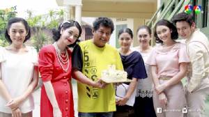 "ธันวา-ทับทิม" นำทีมเซอร์ไพรส์วันเกิด "อ๊อด ธีระศักดิ์" กลางกองถ่ายริษยา