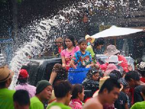 คปภ.เตรียมส่ง “ประกันอุบัติเหตุสงกรานต์สุขใจ” จ่าย 100 คุ้มครองสูงสุด 1 แสน
