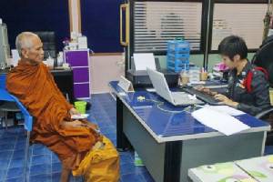 ปล่อยแล้ว! “หลวงตา” ถูกกล่าวหาทารุณสัตว์ หลักฐานไม่พอ (ชมคลิป)