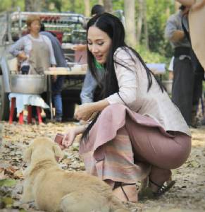 น่ารักอ่ะเมื่อ “อั้ม พัชราภา” ทำแบบนี้ระหว่างพักกอง