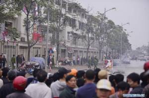 ตำรวจเวียดนามพบชิ้นส่วนวัตถุระเบิดหลังเหตุบึ้มรุนแรงชานกรุงฮานอย