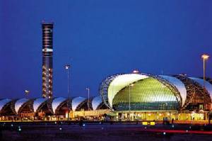 ท่องเที่ยวโตดันเที่ยวบินพุ่ง บวท.คาดปี 59 ปริมาณทะลุ 1 ล้านเที่ยวบิน