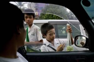 ผลสำรวจสำมะโนประชากรพบเด็กพม่าทุก 1 ใน 5 คน ไปทำงานแทนเรียนหนังสือ