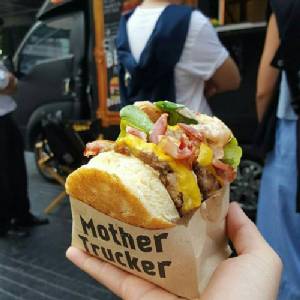 ไขสูตรสำเร็จ“Mother Trucker”  พา  Food Truck ครัวเคลื่อนที่ โดนใจคนเมือง