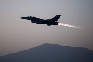 US F-16 crashes at Bagram in Afghanistan