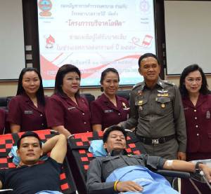 “ศานิตย์” นำข้าราชการตำรวจบริจาคโลหิต ช่วยผู้บาดเจ็บช่วงสงกรานต์