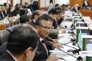 กกต.เลิกทำข้อดี-ข้อเสียร่าง รธน. ไม่หนักใจคำถามพ่วง แย้ม 7 ส.ค.วันออกเสียง