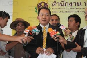 “ศรีสุวรณ” วอน “พล.อ.ปรีชา“ ขอโทษสังคม บอกลูกลาออก - ยื่น ป.ป.ช.-ผู้ตรวจฯ สอบปมเซ็นติดยศลูก
