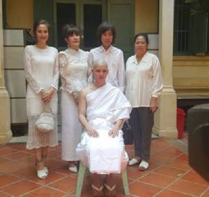 "ขวัญ อุษามณี" โพสต์ภาพร่วมงานบวช "กอล์ฟ พิชญะ"