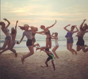 ทะเลระอุเมื่อ“ลูกเกด”พาทีม The Face Thailand โชว์หวิวริมหาด