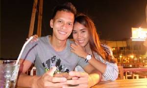 นักวิ่งหนุ่มออกตัวแรง...ฝ่ากำแพงหัวใจแข้งสาว / หญิงตอด