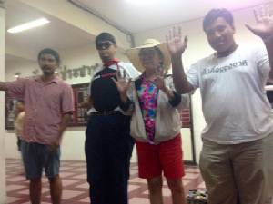 ปล่อยตัวแล้ว “จ่านิว-พวก” ลั่นเคลื่อนไหวต่อ บุกศาลทหารเยี่ยมเพื่อน