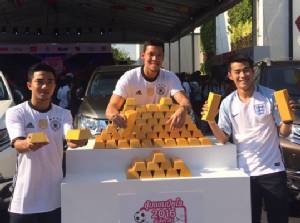 "เจ-ตังค์-ตอง" ร่วมเปิดงาน “ลุ้นแชมป์ยูโร 2016 ลุ้นโชคกับเดลินิวส์” พร้อมเผยทีมเชียร์