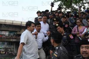 ยิ่งเข้มยิ่งต้านแรง ผลงาน-ความศรัทธาวัดพลัง คสช.!