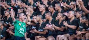 สาว ๆ ดูบอลด่วน! เห็นกันยังลีลาเชียร์ลีดเดอร์ทีมอาร์มี่ฯ ของหนุ่ม “ชิน ชินวุฒิ”