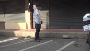 สาวรุ่นชะล่าใจเสียบกุญแจรถคา จยย. โดนฉกกลางตลาดจันทบุรี