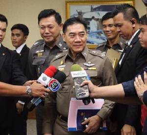 “บิ๊กแป๊ะ” ยืนยันคำสั่งแต่งตั้งโยกย้ายออกพรุ่งนี้ ประชุม ผกก.ทั่วประเทศ แจงประชามติ 23 พ.ค.นี้