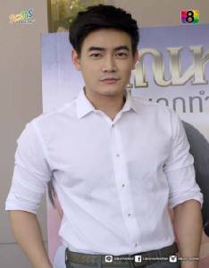 “ฟลุค” ปลื้มคลินิกความงามรุ่ง ปั๊มเงินสร้างเรือนหอเตรียมแต่งเมีย