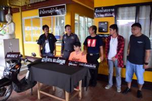 รวบพ่อค้าก๋วยเตี๋ยวกิจการย่ำแย่คิดสั้นวิ่งราวทรัพย์กระชากสร้อยหาเงินเลี้ยงลูก