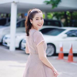 เซ็กซี่เบา ๆ “พิม พิมประภา” สาวน้อยหน้าใส ดวงตามีเสน่ห์