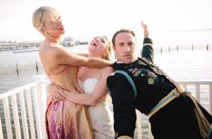 ชมคลิปเต็ม ๆ “เทย์เลอร์ สวิฟต์” เซอร์ไพรส์งานแต่งแฟนคลับร้องเพลง Blank Space