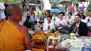 ศิษย์วัดพระธรรมกายขอขมา “พระพยอม” อ้างไม่อยากเห็นความขัดแย้งในศาสนา