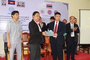 มอบวุฒิบัตรให้ผู้ผ่านฝึกอบรมสร้างทักษะแรงงานกัมพูชา