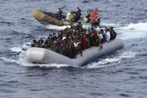 ยามฝั่งอิตาลีเผย ช่วยผู้อพยพทางเรือได้มากกว่า 2,500 ชีวิตตลอดสุดสัปดาห์นี้