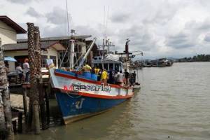 ลูกเรือชาวพม่าที่สุราษฎร์ฯ ชะตาขาดพลาดตกจากเรือจมน้ำดับ