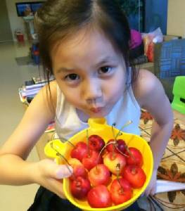 ฉายแววศิลปินตัวน้อย “น้องฮานิ” ลูกสาว “ฝันเด่น-โบว์”