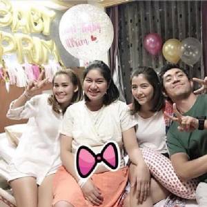 “หนูเล็ก ก่อนบ่าย” กราบขอโทษ ลงภาพ “เบนซ์ พรชิตา” หลังคลอดแล้วเห็นพุง