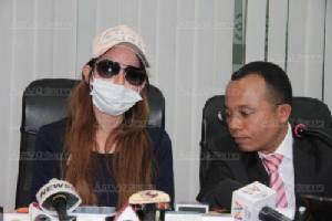 อัยการสั่งสอบเพิ่มปมโอนหุ้น “ชูวงษ์” พริตตี้-โบรกเกอร์สาว เป็นอิสระเหตุพ้นระยะฝากขัง