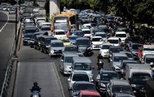 12 die in giant Indonesian traffic jam: official