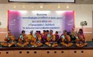 “ลิเกฮูลู” รณรงค์ออกเสียงประชามติโดย กกต.ปัตตานี (ชมคลิป)