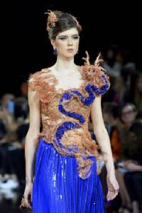 2016 Guo Pei collection
