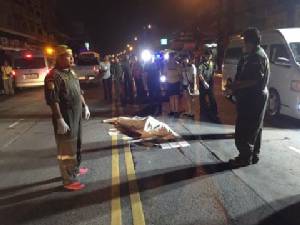 ชายชราวัย 68 ปี ขับเมล์สาย 1024 ชนหนุ่มขณะข้ามทางม้าลายดับคาที่