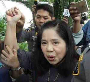 เตรียมรื้อสำนวนคดีลักทรัพย์อดีตลูกจ้าง “นางไก่” พิสูจน์ลายเซ็นรับสารภาพ
